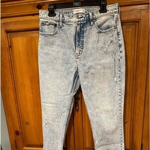 Abercrombie jeans size 30. 90’s skinny high rise distressed jeans